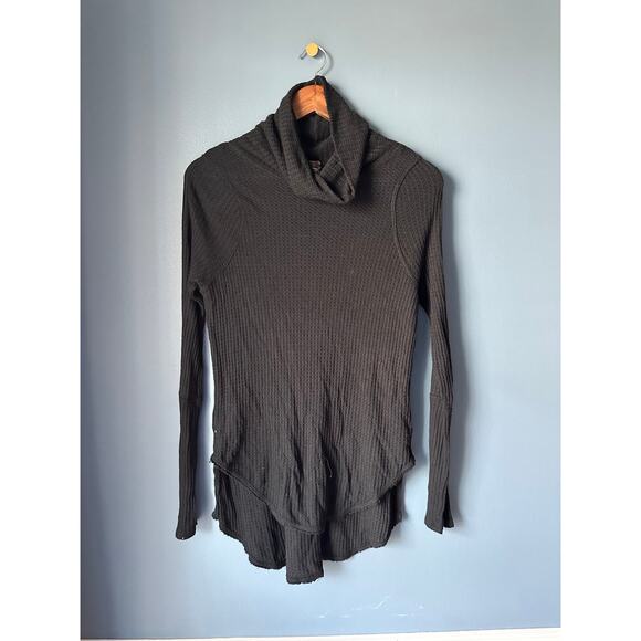 We the free waffle turtleneck black top - Picture 1 of 4